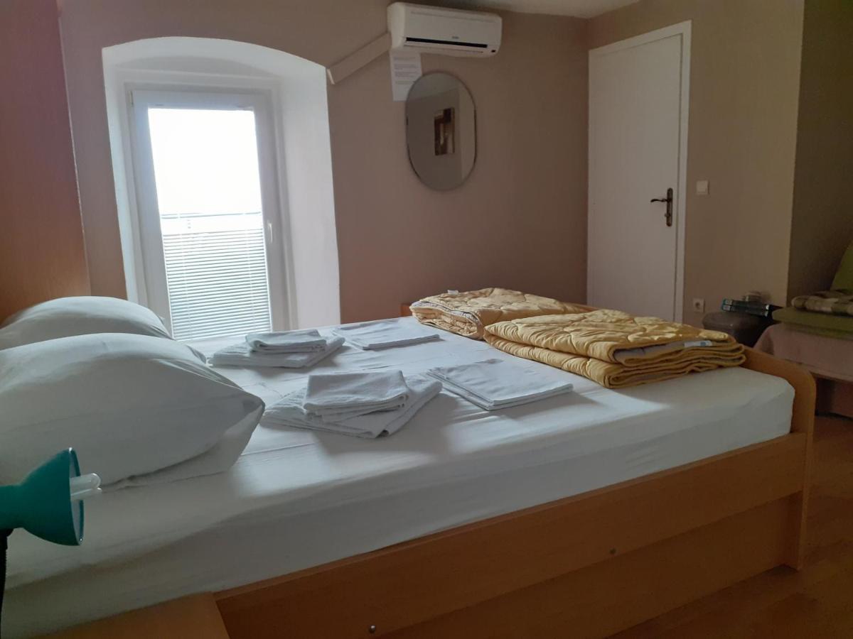 Apartmani Patrick Baška Voda Exteriör bild