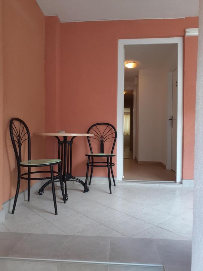 Apartmani Patrick Baška Voda Exteriör bild
